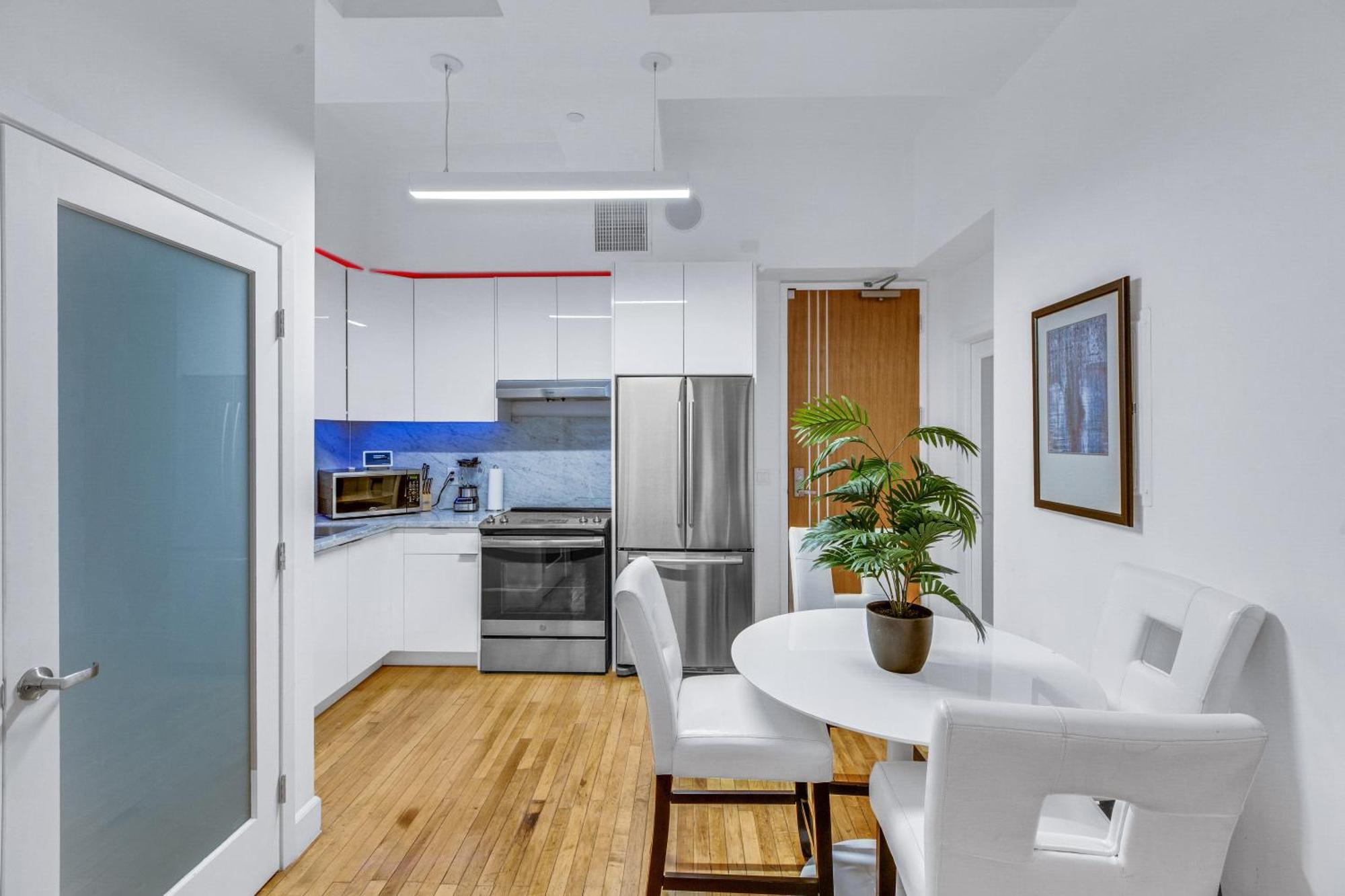 One Lux Hwh Downtown Angeles Aparthotel